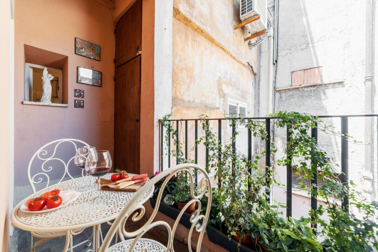 Domus Quiritum Charming, Appartamento D'Epoca A Campo De' Fiori — Photos 3