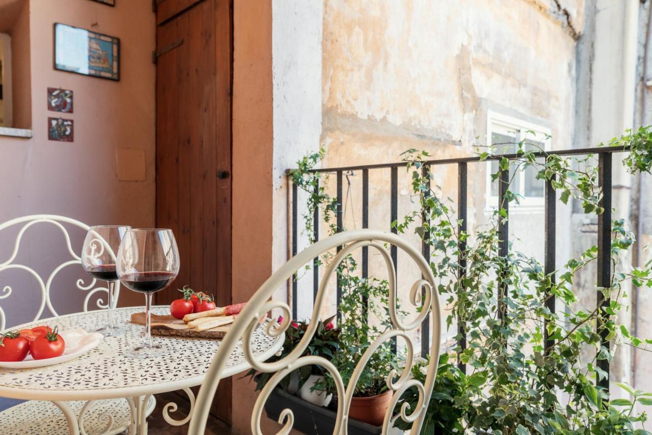 Domus Quiritum Charming, Appartamento D'Epoca A Campo De' Fiori — Photos 2