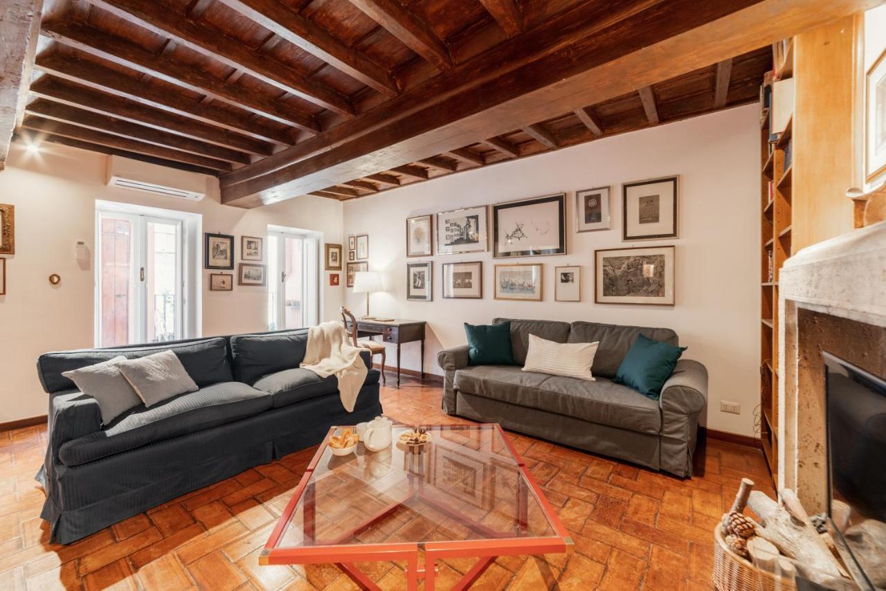 Domus Quiritum Charming, Appartamento D'Epoca A Campo De' Fiori — Photos 1
